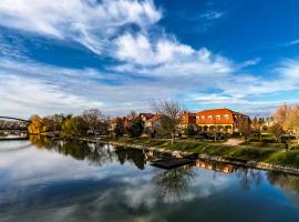Regia Panzió, hôtel à Halászi