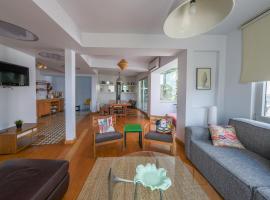 Ξενοδοχείο φωτογραφία: Maison Détroit : Iconic 3Br Triplex w/ GREAT Views