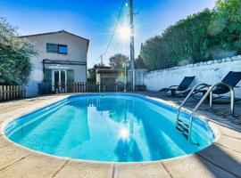 Photo de l’hôtel: nid douillet avec piscine en campagne aixoise