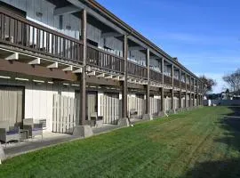 Edgewater Inn and Suites, an Ascend Collection Hotel