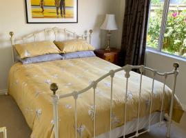 Spacious Home, ξενοδοχείο σε Paraparaumu