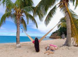 Hotel Foto: Comfy house on a hidden beach