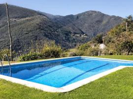 Hotel fotoğraf: House with garden, games area and shared pool