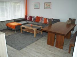 รูปภาพของโรงแรม: Helle, renovierte Wohnung, zum abschalten perfekt