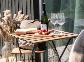 Järvevaatega studio apartment, hotel v destinaci Viljandi