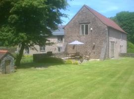 Hotel Photo: 3 Bed in Wells 55232