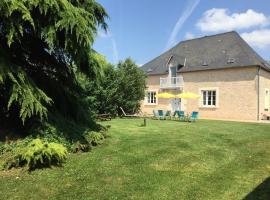 Hotel foto: Gîte Épineu-le-Chevreuil, 4 pièces, 7 personnes - FR-1-410-197