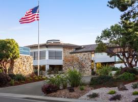 Hilton Garden Inn Monterey، فندق في مونتيري
