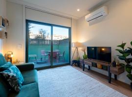 Hotel Photo: Exotic Flat with Shared Pool & Garden