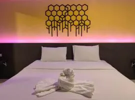 Hollywood Dannok Hotel