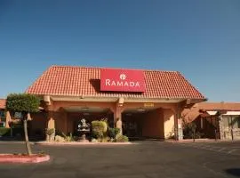 Viesnīca Ramada by Wyndham Fresno North pilsētā Frezno