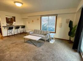 A picture of the hotel: Riverview Apartment #21