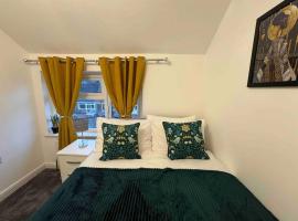 รูปภาพของโรงแรม: The Ideal Beautiful 3-Bed House in Birmingham