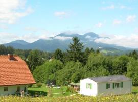 מלון צילום: Eine Ferienwohnung in einer grünen und waldreichen Umgebung