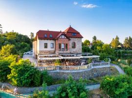 A picture of the hotel: Hotel Plumlov