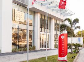 Ramada Hotel & Suites Campos Pelinca, hotel en Campos dos Goytacazes