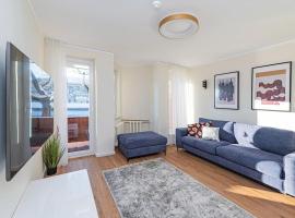Хотел снимка: Riverfront 1BD Old Town Apartment by Hostlovers