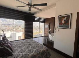 होटल की एक तस्वीर: Penthouse de lujo con jacuzzi y vistas panorámicas