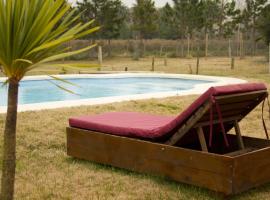 Casa De Campo Lo De Fatsia, hotel in Colonia del Sacramento