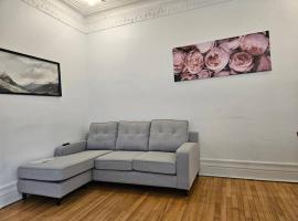 호텔 사진: Mona Bella Beautiful Home In Mile End