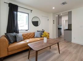 รูปภาพของโรงแรม: Fun 5 Bedroom House Near DTLA