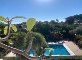 Hotel Photo: Sotogrande Duplex near Polo, 2 terraces, 2 pools, full south, 7' drive to beaches and Port, 4 people