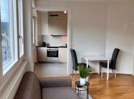 Hotel kuvat: Luxury Studio Near UN & Train Station