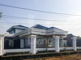 A picture of the hotel: Guest House Syariah Bunga Intan RedPartner