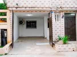 Stunning 4-Bed Villa in cocody engre Abidjan, ξενοδοχείο σε Cocody