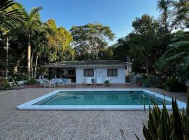 Casa finca Santiago Tolú, hotel v destinaci Altamira