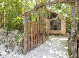 Foto di Hotel: Casa de la Selva-Jungle Getaway with cenotes