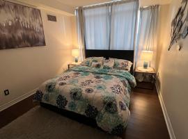 호텔 사진: Modern & Cozy 1BR w/ parking by Square One