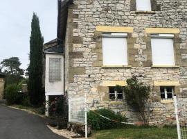 Hotel Foto: Gîte de France à Lissac sur Couze 2 épis - Gîte de France 4 personnes 584