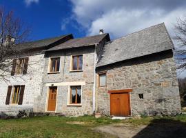 Hotel Foto: Gîte de France à Alleyrat 3 épis - Gîte de France 4 personnes 324