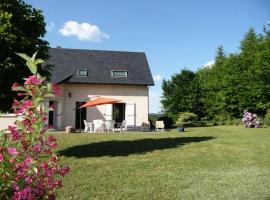 Foto do Hotel: Gîte de France Les pouges 3 épis - Gîte de France 6 personnes 594