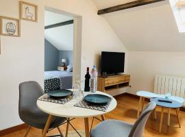 รูปภาพของโรงแรม: Appartement au style scandinave - pour deux personnes proche de Chartres