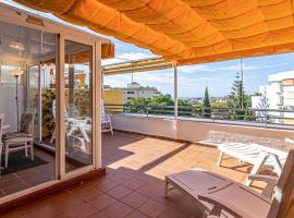 Hotel Photo: 797 HOLIDAY RENTALS - Piso para 4 con amplia terraza al jardin y al mar