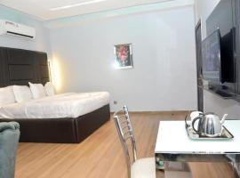 מלון צילום: Tripleteeluxuryhotel