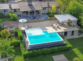 Lake House by NIVO、Pavlovciのホテル