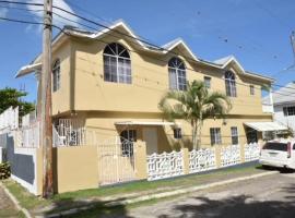 A picture of the hotel: Aileen Palm Cove Ja