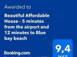 Foto di Hotel: Beautiful Affordable House - 5 minutes from the airport and 12 minutes to Blue bay beach