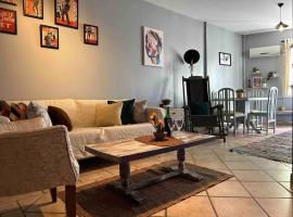 Zdjęcie hotelu: Cosy house in amazing location. Kadikoy Moda 2BR