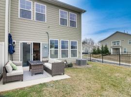 Fotos de Hotel: Sunlit Lake Wylie Townhouse 10 Mi to Carowinds!