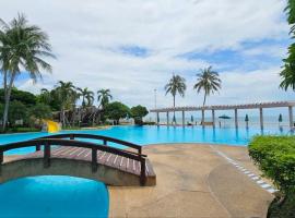 Hotelfotos: Baan Sansaran Excellent apartment on the beach with a large territory and swimming pools.