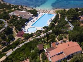 Hotel kuvat: Villetta Capo Caccia con piscina e spiaggia del Villaggio