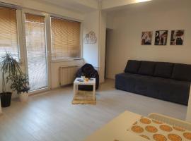 Hotel Foto: City Center White Apartment!