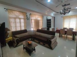 Hotel Photo: Stylish Penthouse Apartment - ATITHI ESTATE