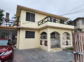 Hotel kuvat: 11onEssex2 in the heart of Kingston Jamaica