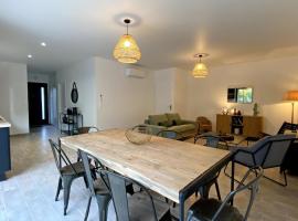 Breakislebed 3 Maisons CHU LIMOGES, hotel in Isle