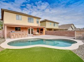 Hotel foto: Gorgeous Green Valley Home Patio and Private Pool!